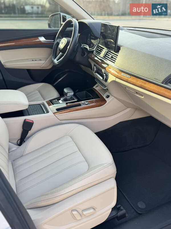 Внедорожник / Кроссовер Audi Q5 2021 в Львове