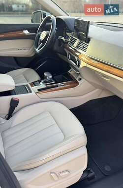 Внедорожник / Кроссовер Audi Q5 2021 в 
