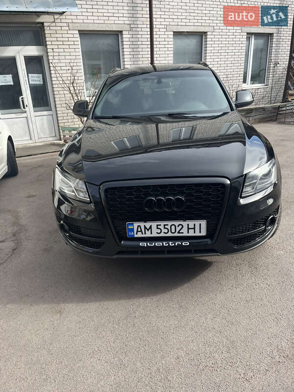 Внедорожник / Кроссовер Audi Q5 2011 в 