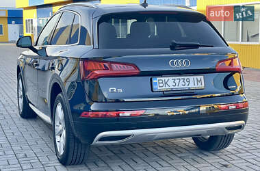 Внедорожник / Кроссовер Audi Q5 2019 в 
