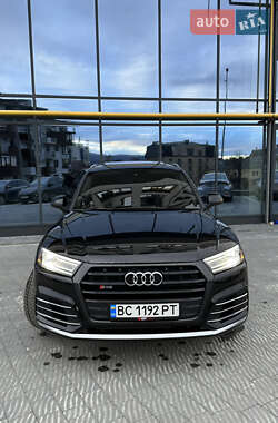 Внедорожник / Кроссовер Audi Q5 2017 в 