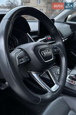 Внедорожник / Кроссовер Audi Q5 2017 в 