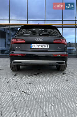 Внедорожник / Кроссовер Audi Q5 2017 в 