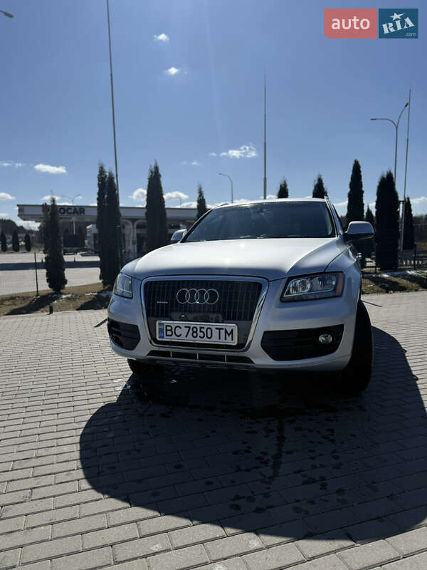 Внедорожник / Кроссовер Audi Q5 2012 в 