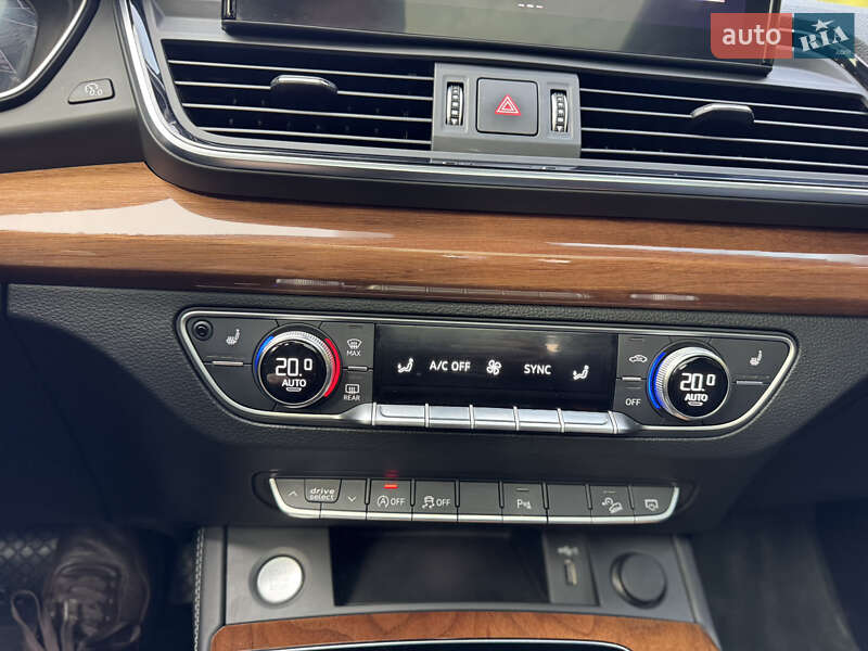 Позашляховик / Кросовер Audi Q5 2020 в Києві
