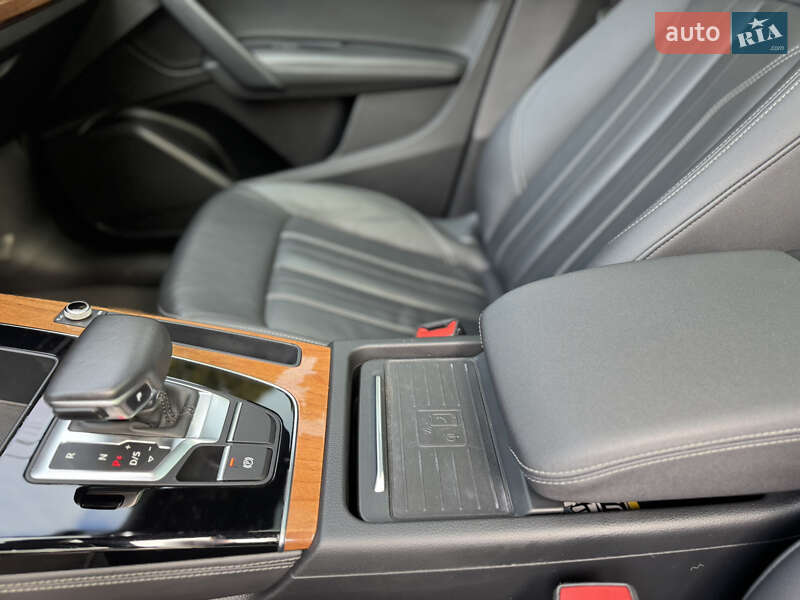 Позашляховик / Кросовер Audi Q5 2020 в Києві