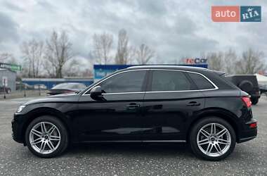 Внедорожник / Кроссовер Audi Q5 2017 в 
