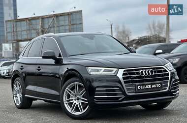 Внедорожник / Кроссовер Audi Q5 2017 в 