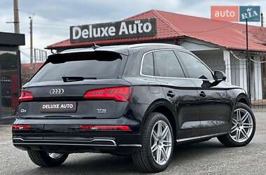 Внедорожник / Кроссовер Audi Q5 2017 в 