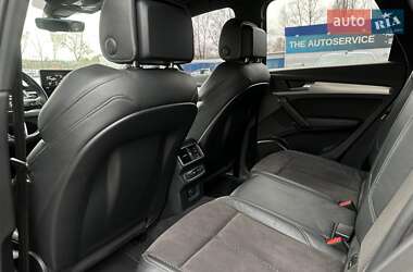 Внедорожник / Кроссовер Audi Q5 2017 в 
