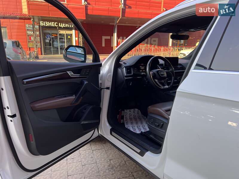 Внедорожник / Кроссовер Audi Q5 2019 в Львове