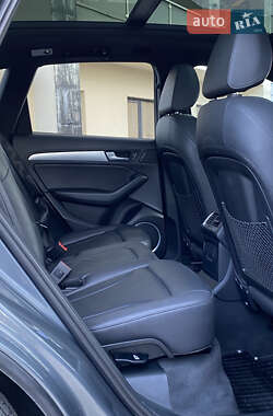 Внедорожник / Кроссовер Audi Q5 2016 в 