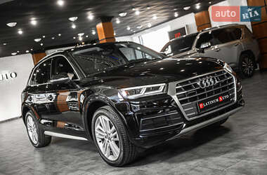 Позашляховик / Кросовер Audi Q5 2018 в 