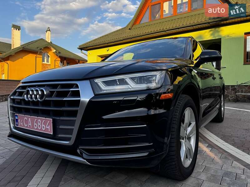 Внедорожник / Кроссовер Audi Q5 2018 в 