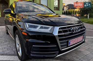Внедорожник / Кроссовер Audi Q5 2018 в 
