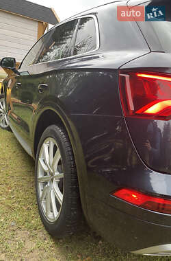 Позашляховик / Кросовер Audi Q5 2018 в 