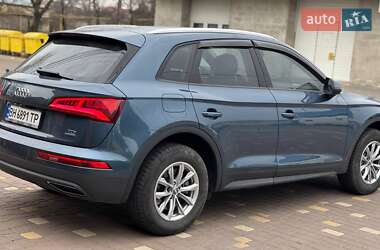 Позашляховик / Кросовер Audi Q5 2018 в 