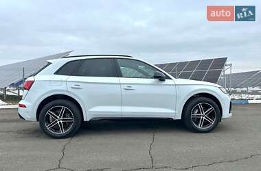 Внедорожник / Кроссовер Audi Q5 2021 в 