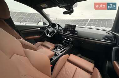 Внедорожник / Кроссовер Audi Q5 2021 в 
