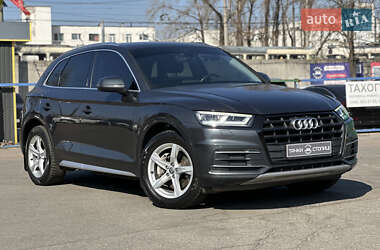 Внедорожник / Кроссовер Audi Q5 2017 в 