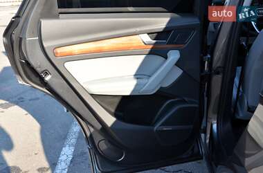 Позашляховик / Кросовер Audi Q5 2022 в 