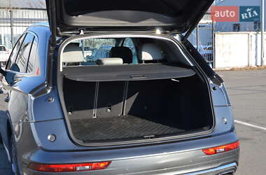 Позашляховик / Кросовер Audi Q5 2022 в 