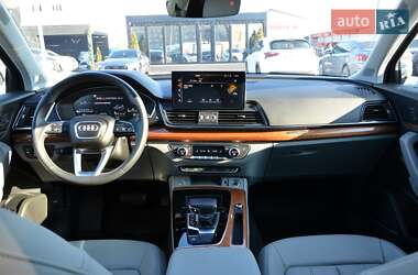 Позашляховик / Кросовер Audi Q5 2022 в 