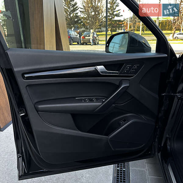 Внедорожник / Кроссовер Audi Q5 2018 в Луцке