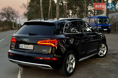Внедорожник / Кроссовер Audi Q5 2017 в 