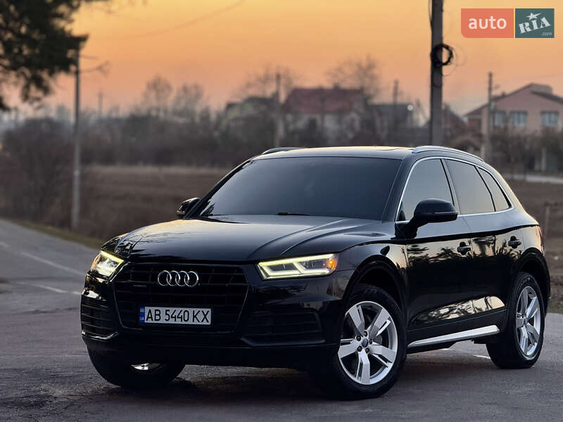 Внедорожник / Кроссовер Audi Q5 2017 в 