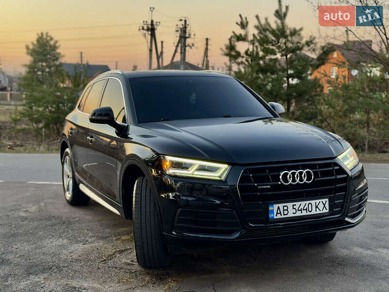 Позашляховик / Кросовер Audi Q5 2017 в Вінниці