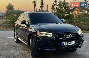 Внедорожник / Кроссовер Audi Q5 2017 в 
