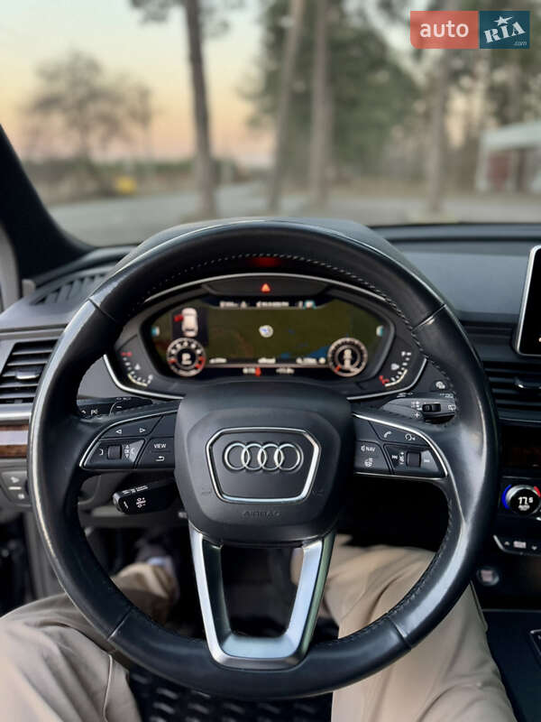 Позашляховик / Кросовер Audi Q5 2017 в Вінниці