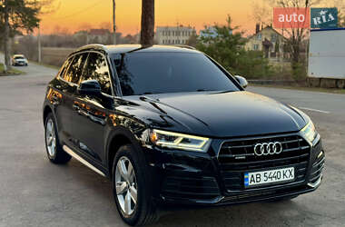 Внедорожник / Кроссовер Audi Q5 2017 в 