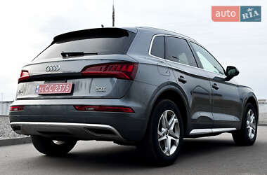 Внедорожник / Кроссовер Audi Q5 2018 в 