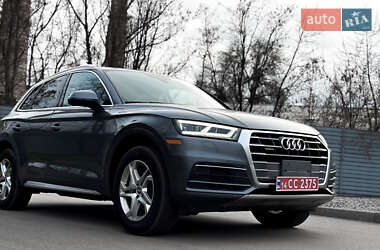 Внедорожник / Кроссовер Audi Q5 2018 в 