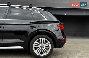 Позашляховик / Кросовер Audi Q5 2018 в 