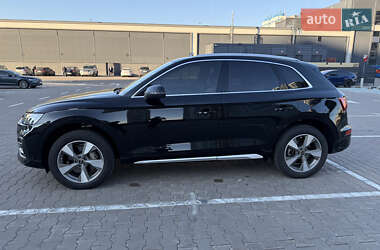Внедорожник / Кроссовер Audi Q5 2022 в 