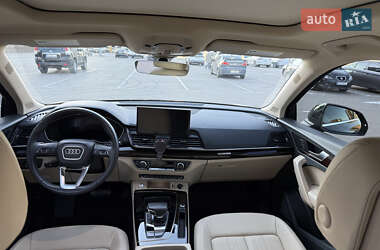 Внедорожник / Кроссовер Audi Q5 2022 в 