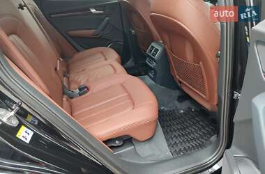 Внедорожник / Кроссовер Audi Q5 2017 в 