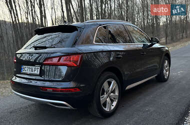 Внедорожник / Кроссовер Audi Q5 2018 в 
