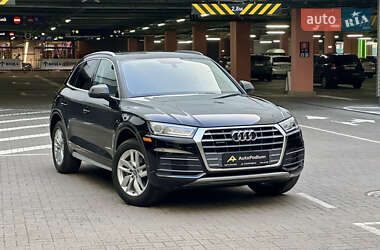 Внедорожник / Кроссовер Audi Q5 2017 в 
