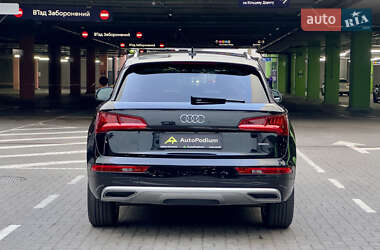 Внедорожник / Кроссовер Audi Q5 2017 в 