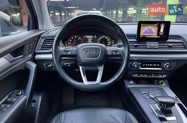 Внедорожник / Кроссовер Audi Q5 2017 в 