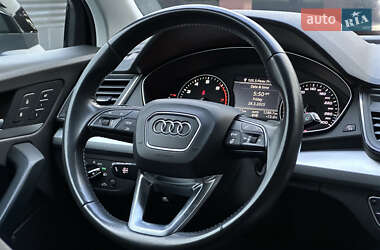 Внедорожник / Кроссовер Audi Q5 2017 в 