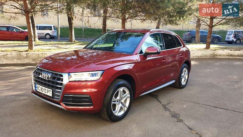 Позашляховик / Кросовер Audi Q5 2018 в 
