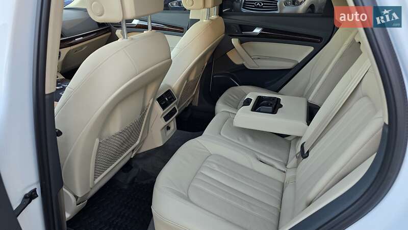 Внедорожник / Кроссовер Audi Q5 2017 в Львове
