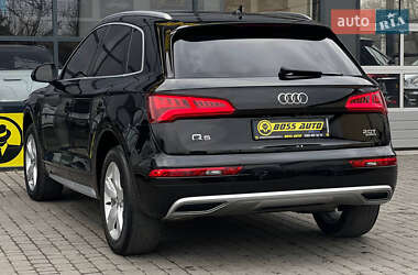 Внедорожник / Кроссовер Audi Q5 2017 в 