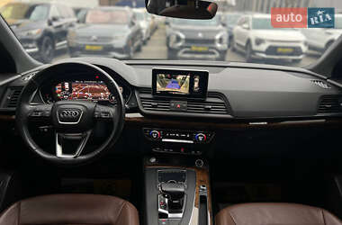 Внедорожник / Кроссовер Audi Q5 2017 в 