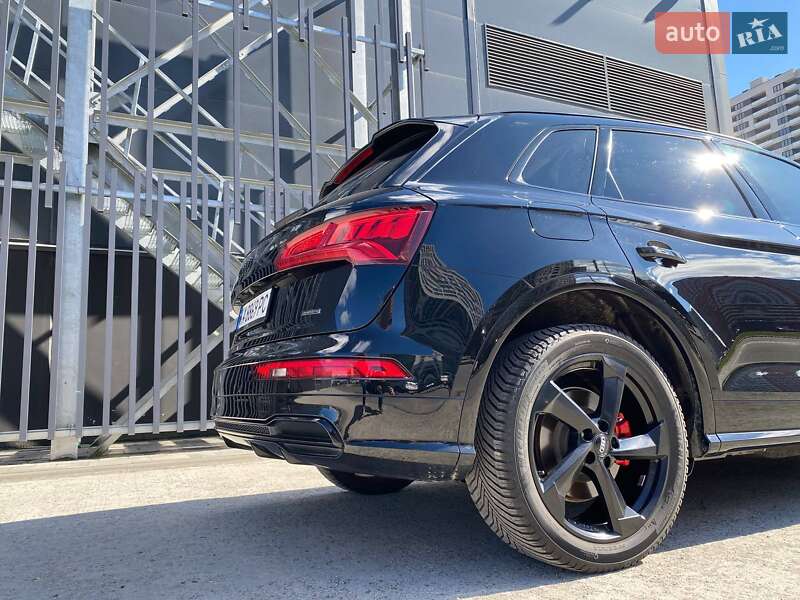 Внедорожник / Кроссовер Audi Q5 2020 в Киеве